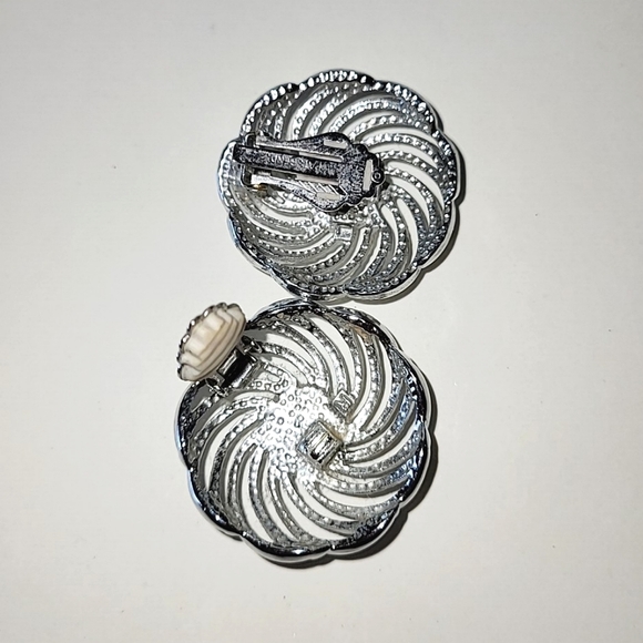 SARAH COVENTRY "MYSTIC SWIRL" 1966 BROOCH & EARRINGS - Picture 5 of 8